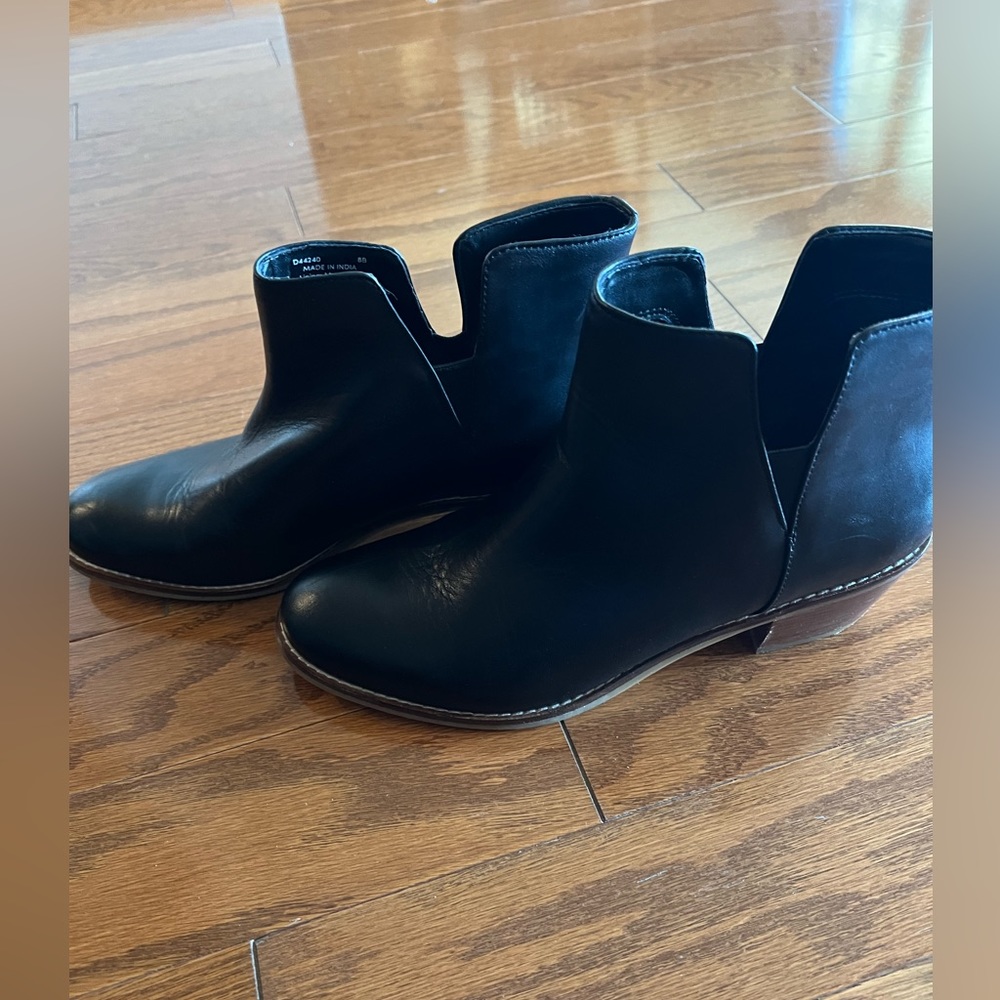 Cole Haan sun women’s signature booties, black, size 8